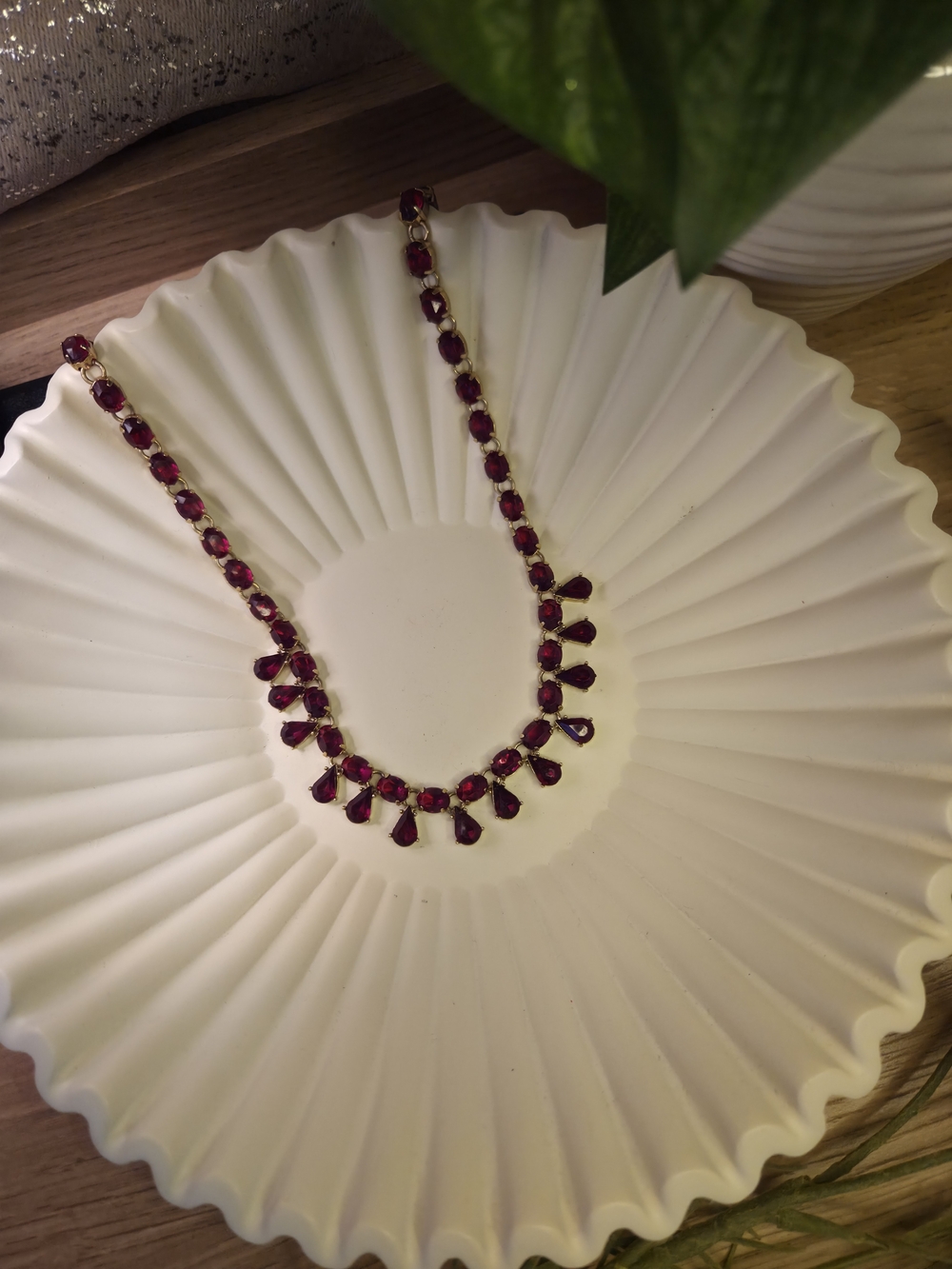 AVON necklace, in good condition